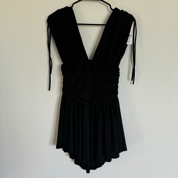 Kiki Riki Dresses & Skirts - Kiki Riki  Black Sleeveless Ruched Plunge V-neck Mini Dress Women's  Size M